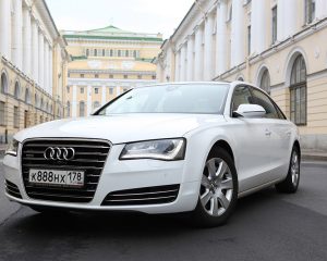Аренда Audi A8 белая на свадьбу в Санкт-Петербурге